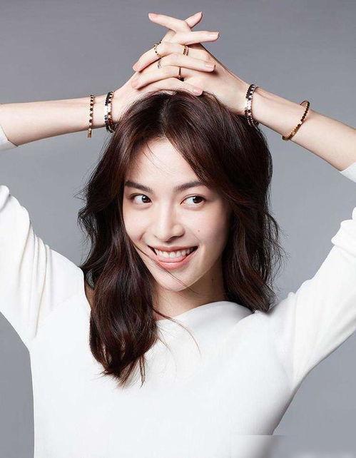 新瓜爆料钟楚曦视频,新瓜爆料背后的真相揭秘 第1张 新瓜爆料钟楚曦视频,新瓜爆料背后的真相揭秘 第1张